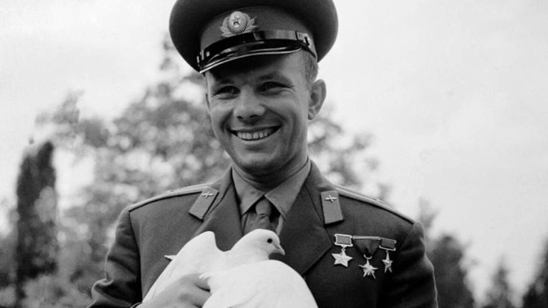 Гагарин 1961. Гагарин 1963. Будни гагарины. Гагарин и терешкова. Гагарин и девушки.