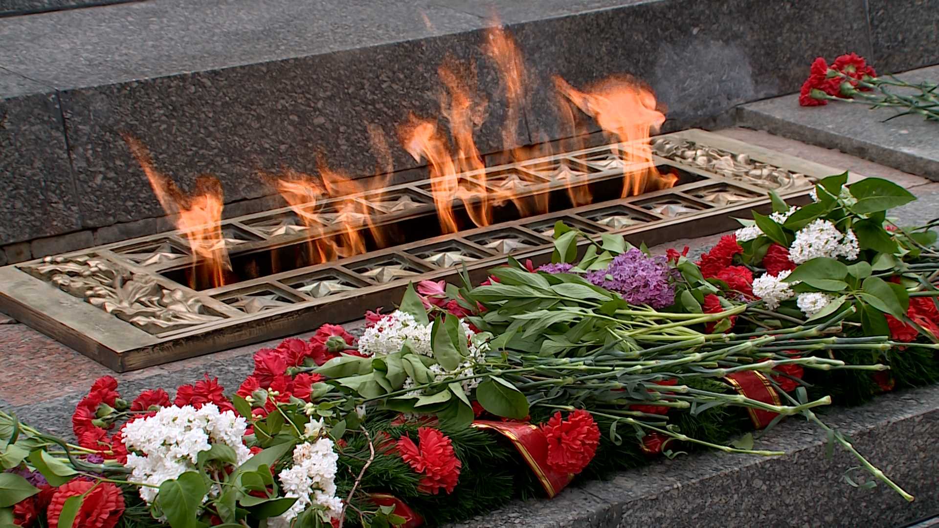 обелиск на сапун горе