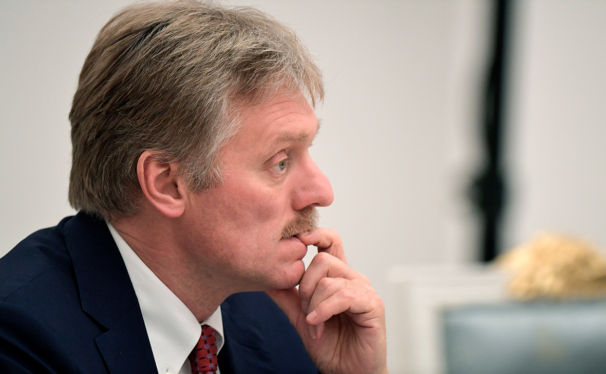 Глава давосского форума на пляже