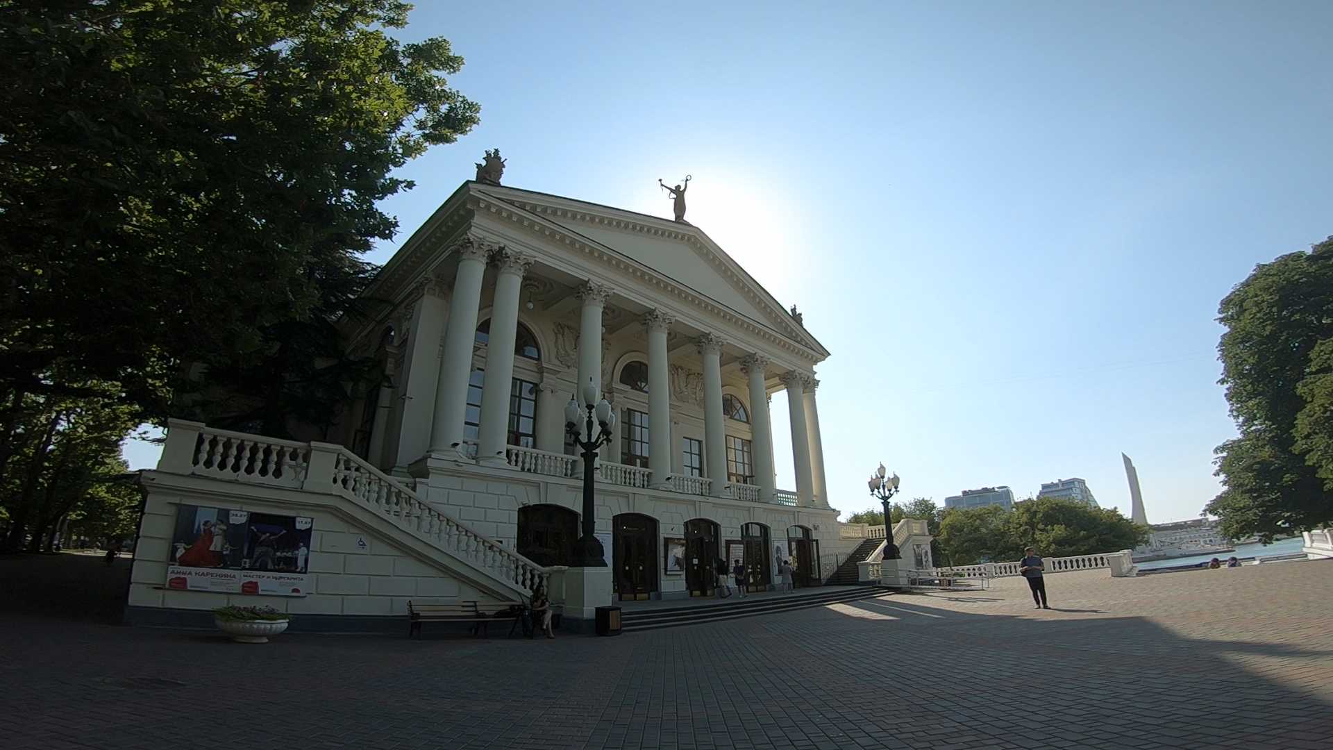 театры севастополя